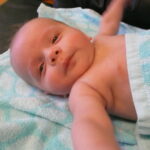baby massage den dungen